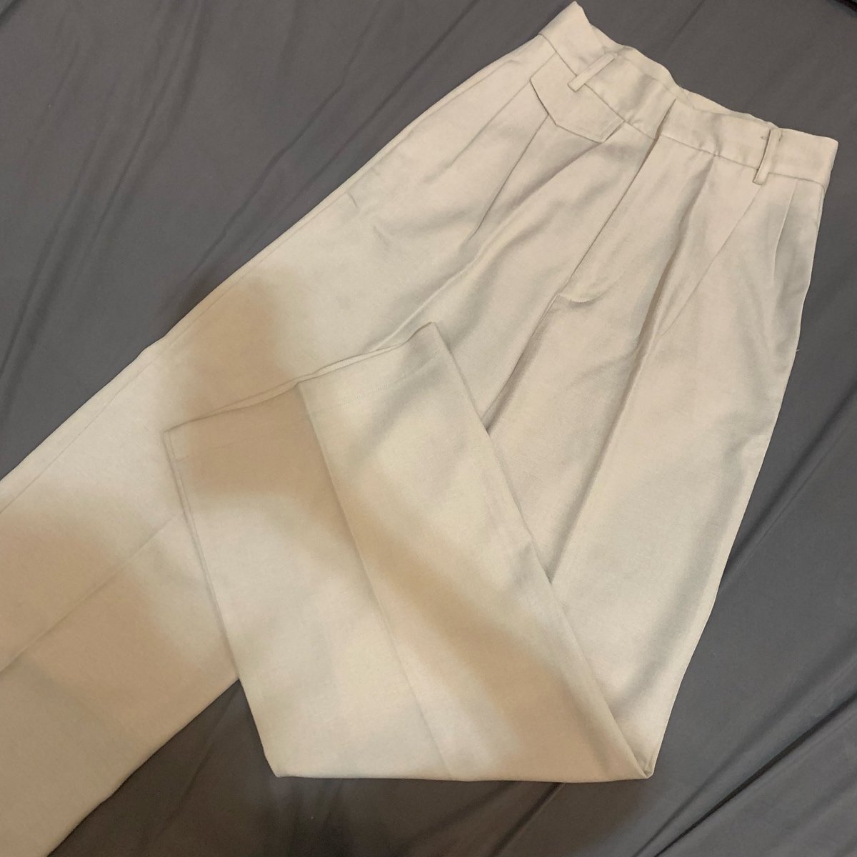 shashyoo's tweet photo. Halo~ #wts #preloved :
• Hip&amp;Tell Ashley Petite Jeans Cutbray/Flare - Light Blue Size S (used) 190k
• YEONA Regular Oro Pants - Beige Size M (used) 100k
• VELOSE Shazia Instan Pashmina 2in1 - Dark Grey (used) 40k

Boleh nego tipis dan bisa full oyen!
DM for the details ^_^ https://t.co/gWRsaYhZId