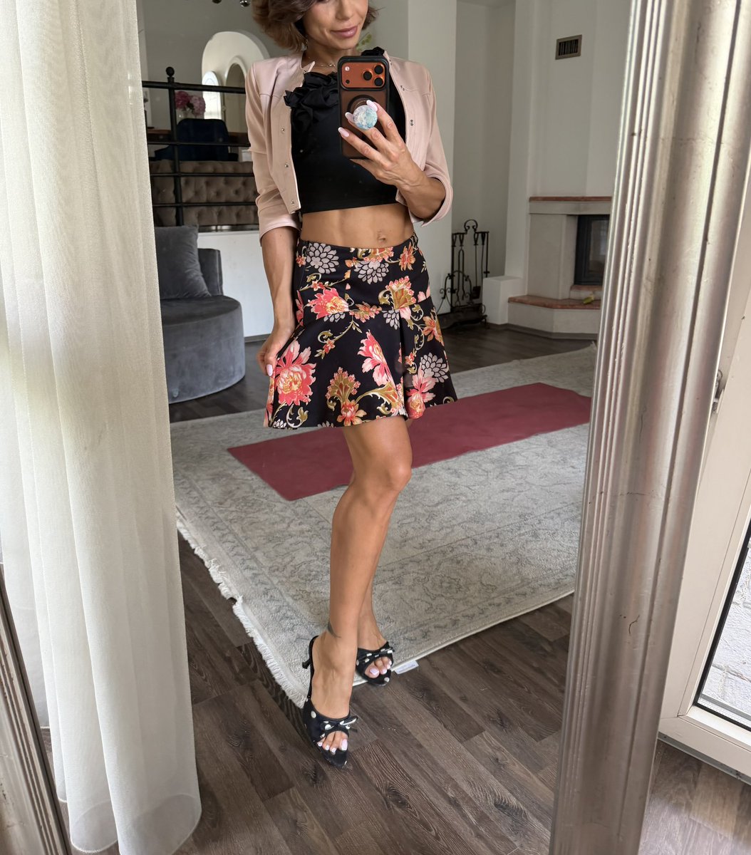 fitmompaula's tweet photo. This is your friendly reminder not to skip your cardio if you’re newly single 🙈 https://t.co/WarJaU8p5M