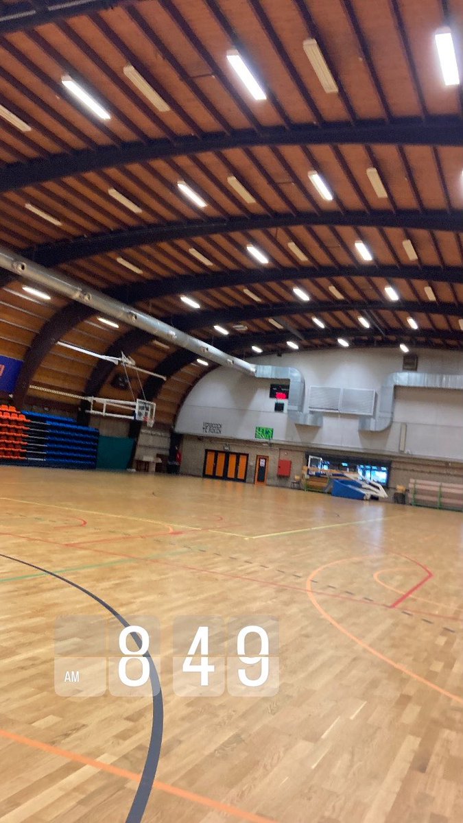 Qualeetchi's tweet photo. Fuck it we ball! https://t.co/A8283T4Xfq