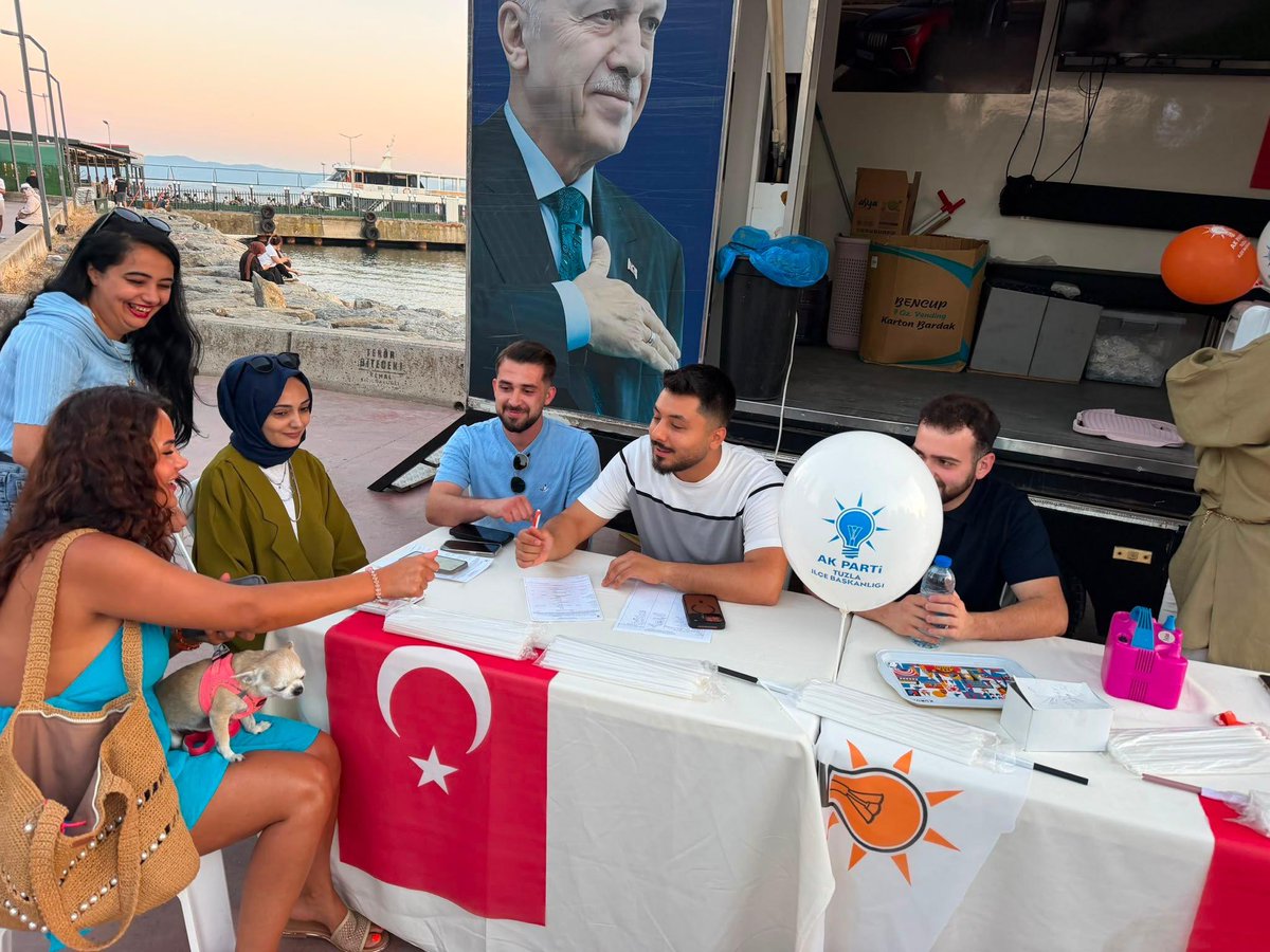 tuzlaakgenclik's tweet photo. 📍Tuzla Sahili

Ak Nokta’da vatandaşlarımızla bir araya gelerek samimi bir sohbet gerçekleştirdik. Üye çalışmasında bulunduk , çalışmalarımız son hızıyla devam ediyor. https://t.co/gnE7GqBcKx