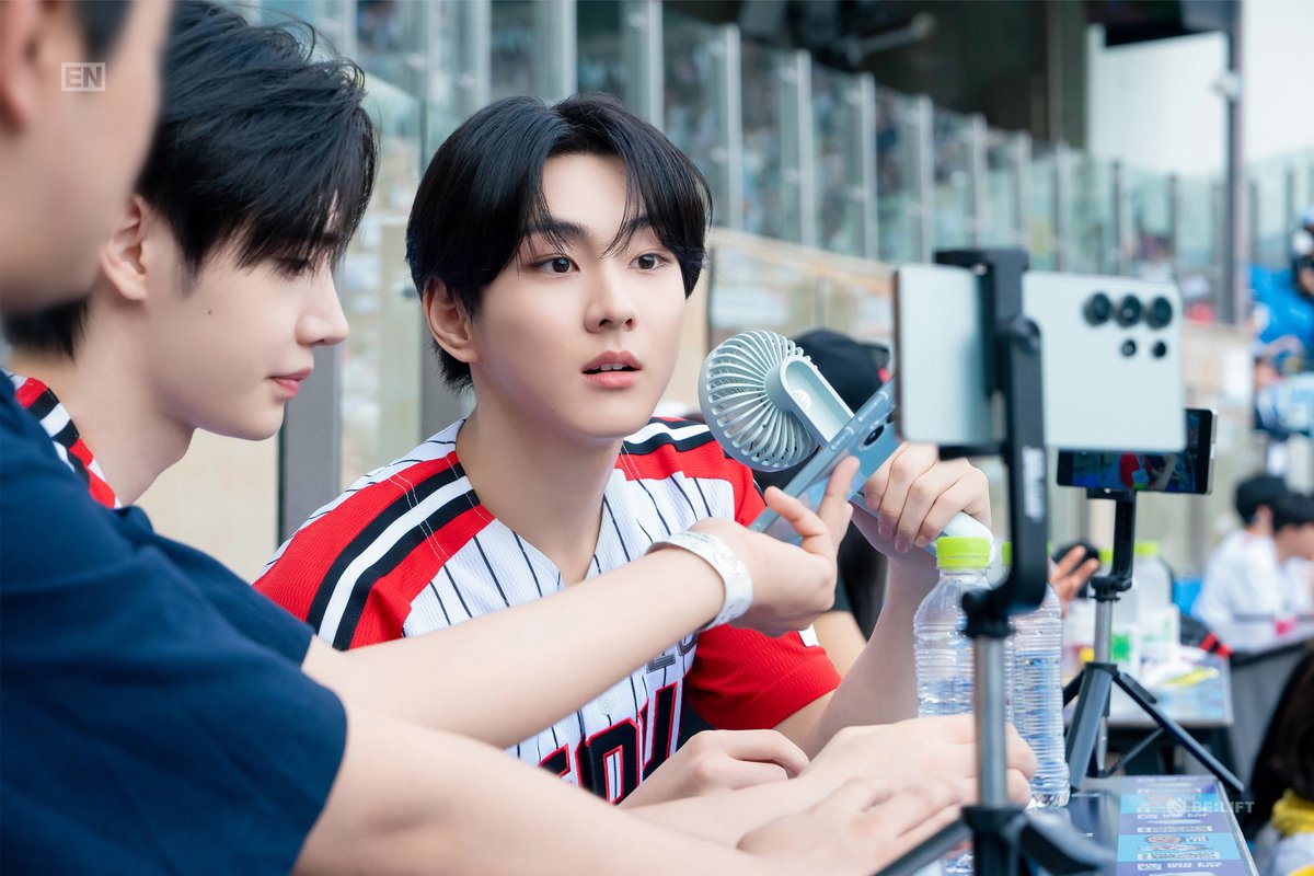 tleweversesp's tweet photo. @ENHYPEN @ENHYPEN_members (4/5)

@ENHYPEN @ENHYPEN_members
#ENHYPEN #엔하이픈 #JUNGWON #SUNGHOON https://t.co/awV7vWg2Is