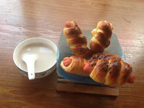 JBrhan's tweet photo. Bought extra hot dog buns today just in case someone’s late-night snack craving hits https://t.co/zYyobpvBR4