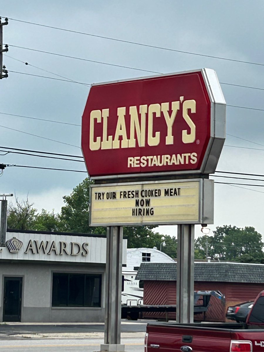 StoryGospel's tweet photo. Dining at an #Ohio classic! 🍔 🍟 
Yumm!😋 

#burgers #familytime #summerfun https://t.co/yQBhukKjzB