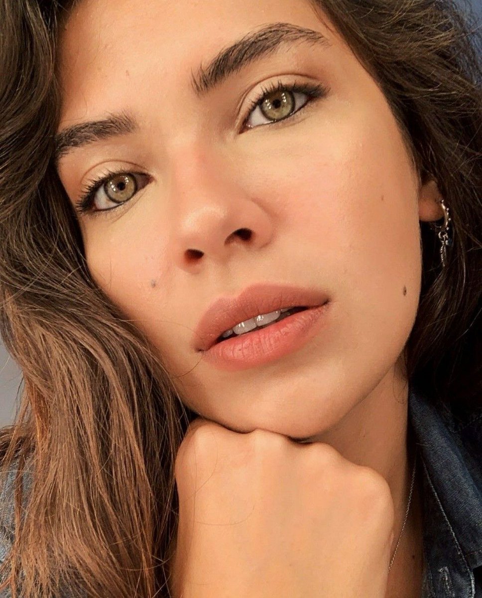 RodriguezX68412's tweet photo. @Dizi_Vera Belleza de bellezas, talento, aura genuina y de reina 👑💖
#BiranDamlaYılmaz 💫 https://t.co/xMp4YUuEnZ