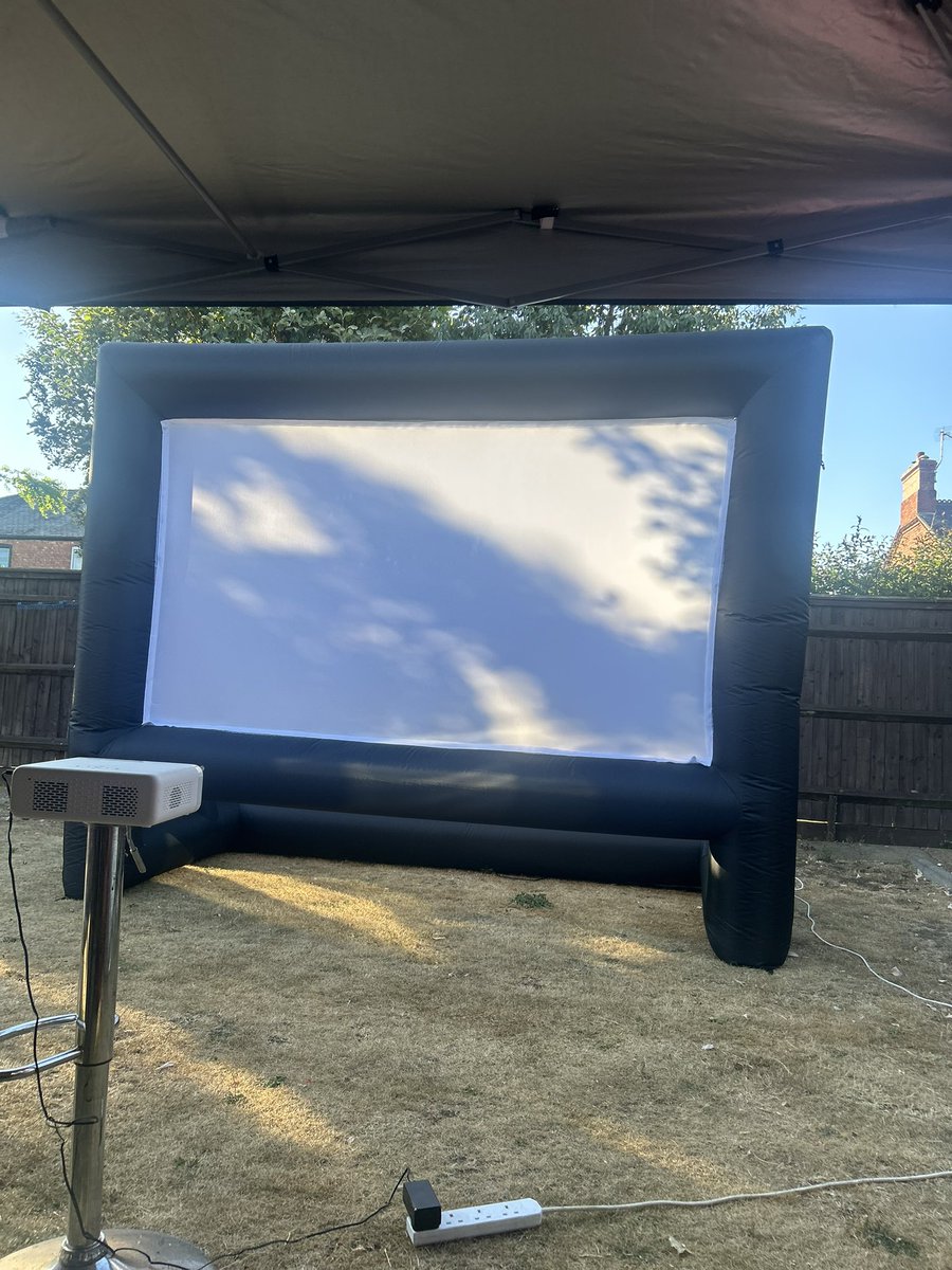 bl4nco01's tweet photo. Pre season game done,back to The Dog House for bbq and footie!⚽️⚽️🌞🍻 https://t.co/SKm0mYlTqS