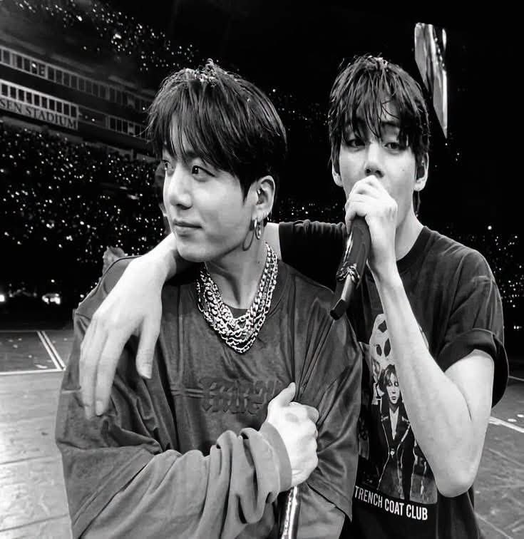 koolvstecito's tweet photo. un au #kooktae donde…

Jungkook siempre ha sido demasiado cariñoso con Taehyung, pero últimamente no puede dejar de tocarlo, pues nadie sabe es que su omega está encinta de apenas unas semanas… y el alfa no está seguro de cuánto más podrá ocultarlo

#kooktaeau #kookvau https://t.co/vLFHhbgwHM