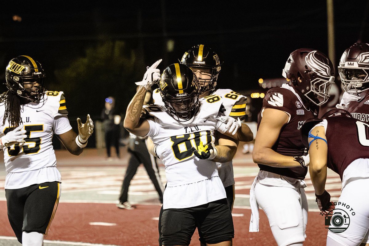 ZVargPhoto's tweet photo. Excited to announce year THREE with @D3FBHuddle. Through it all it’s been amazing and I can’t wait to get on the road and cover some amazing football!!

#d3fb #InTheHuddle #WhyD3 #D3 #NCAA https://t.co/HLGqnk6tlk