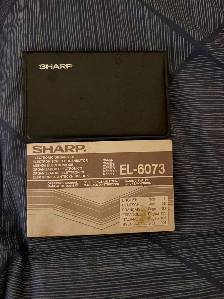 Gar4geS4LESCL's tweet photo. Vendo a $10.000 , 📟 Sharp EL‑6073 Memo Master 100 – Organizador Vintage Estado: usado, funcionando Pantalla: muestra dígitos sin problemas Botones: completos y operativos Incluye: tapa protectora original https://t.co/vsUrJcPirw