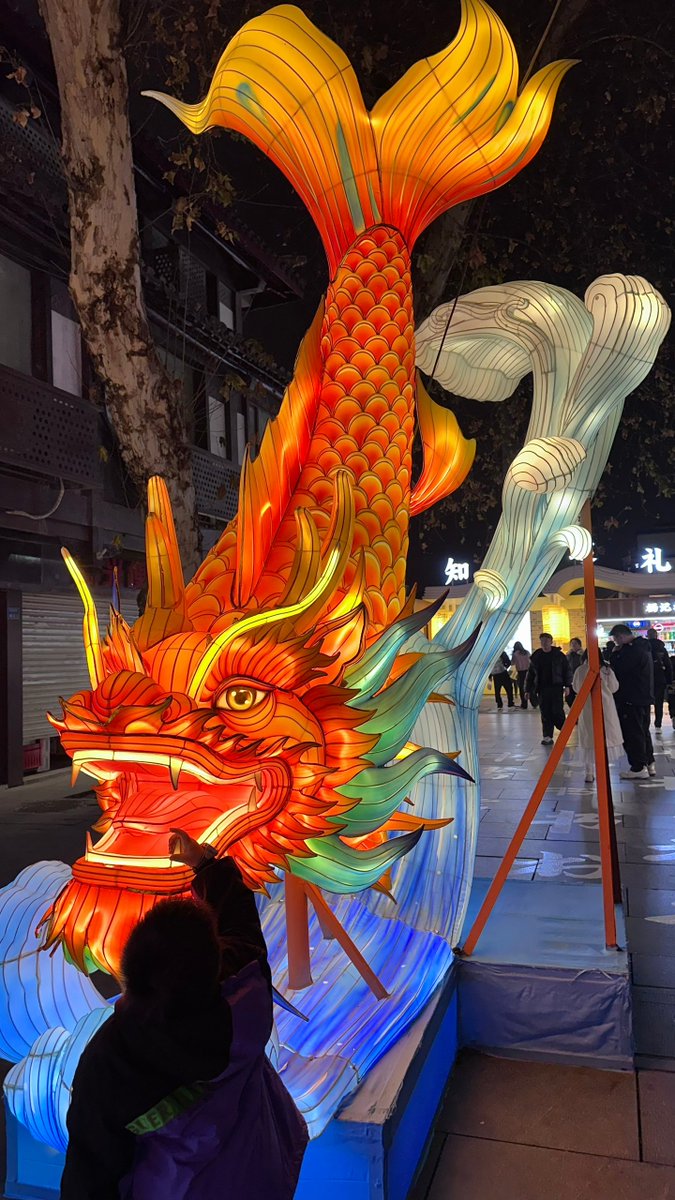 didisodl's tweet photo. Happy Lantern Festival! May your days glow as bright as the lanterns, full of sweet surprises and warm joys https://t.co/IoeOd93h36