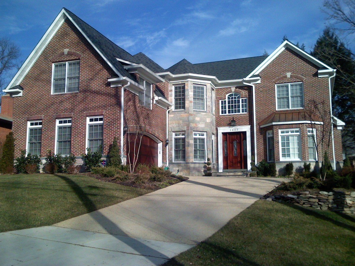 bankertobuilder's tweet photo. There are still plenty of affordable starter homes

This one is only $929k outside Philadelphia 

A couple making $260k can easily afford the mortgage if their parents chip in a little bit https://t.co/6kZ2WzpZB4