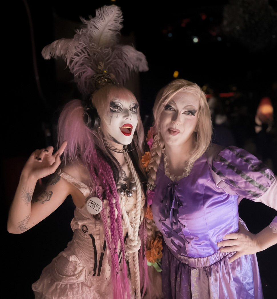 Lovinlatex's tweet photo. Halloween in July was a blast and it was awesome to meet Dragula’s Hoso Terra Toma who slayed the stage. 

#drag #dragula #dragulatitans #dragqueen #halloween https://t.co/h0CQDRPvWF