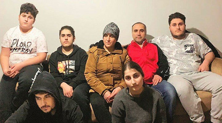 Hybrid_Turtle's tweet photo. @bosunatiklama Vatanına kavuşanların gerçek sevinç hali. https://t.co/lbI9rpzcd8