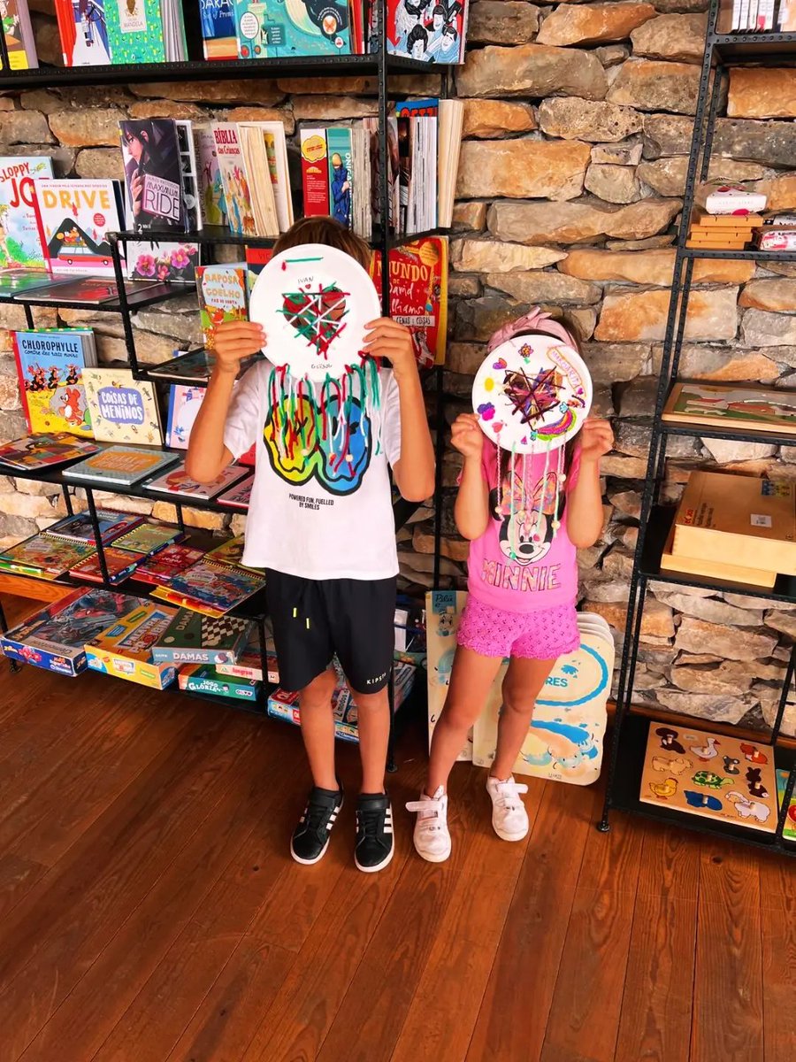 BiblioMunLeiria's tweet photo. 🎲 IDEIAS E BRINCADEIRAS 👧🧓
#bmalv #bibliotecaleiria #ludotecaleiria https://t.co/rRniWGCXUo