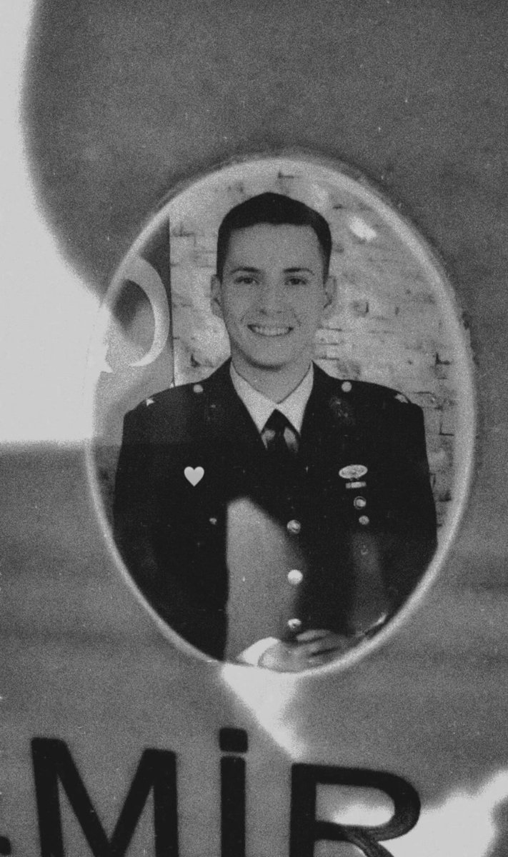 B729292's tweet photo. Şehit Piyade Teğmen Eril Alperen Emir 
Unutmayacağız 🇹🇷 https://t.co/GK5IJgbyqb