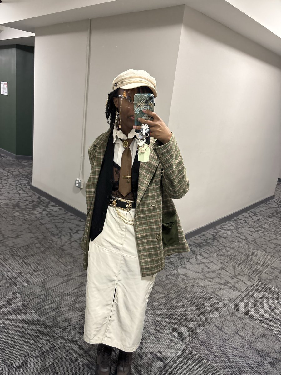 thembofied's tweet photo. therapist said I should start putting myself out there more so 

be mutuals with me I’m rlly cool and awesome!!! https://t.co/XPXVmwXsmq