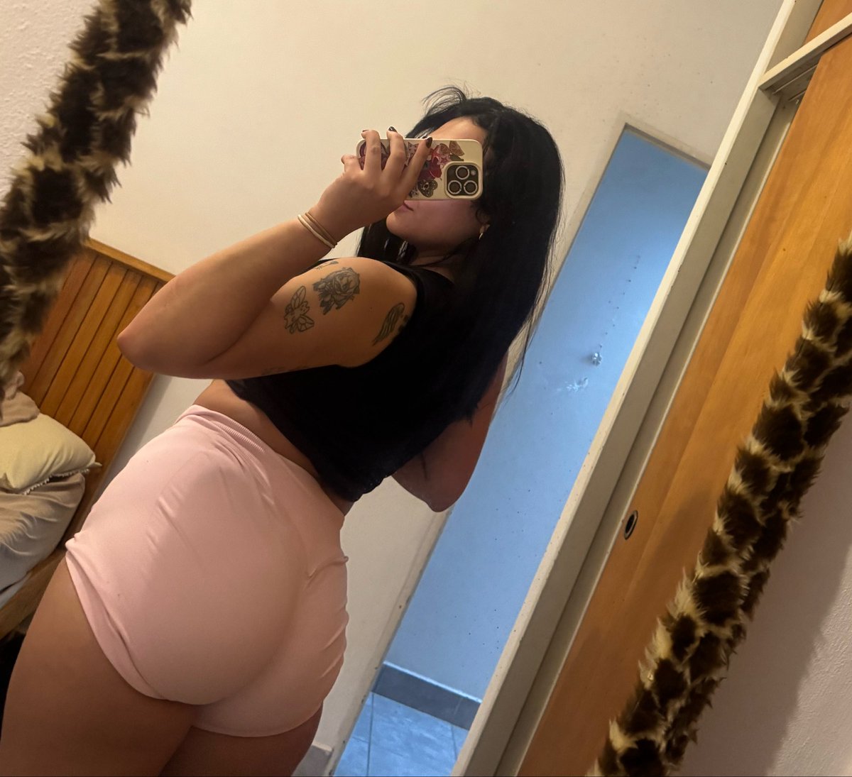 Reinafind0m's tweet photo. Ven y sé mi perro. 🐕
Throne/cafecito/alias/paypal
#findom #master #alphadomme #worship #femdom #gymgirl #simp #betaboy #FelizSábado https://t.co/Vw6XGHqiFd