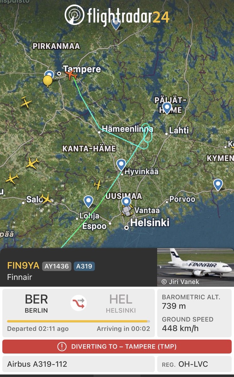 Tapsalaakso's tweet photo. Sen verran rytisee ukkonen pk-seudulla, että koneet eivät laskeudu Helsinki-Vantaalle #ukkonen https://t.co/5iTPq4YqVG