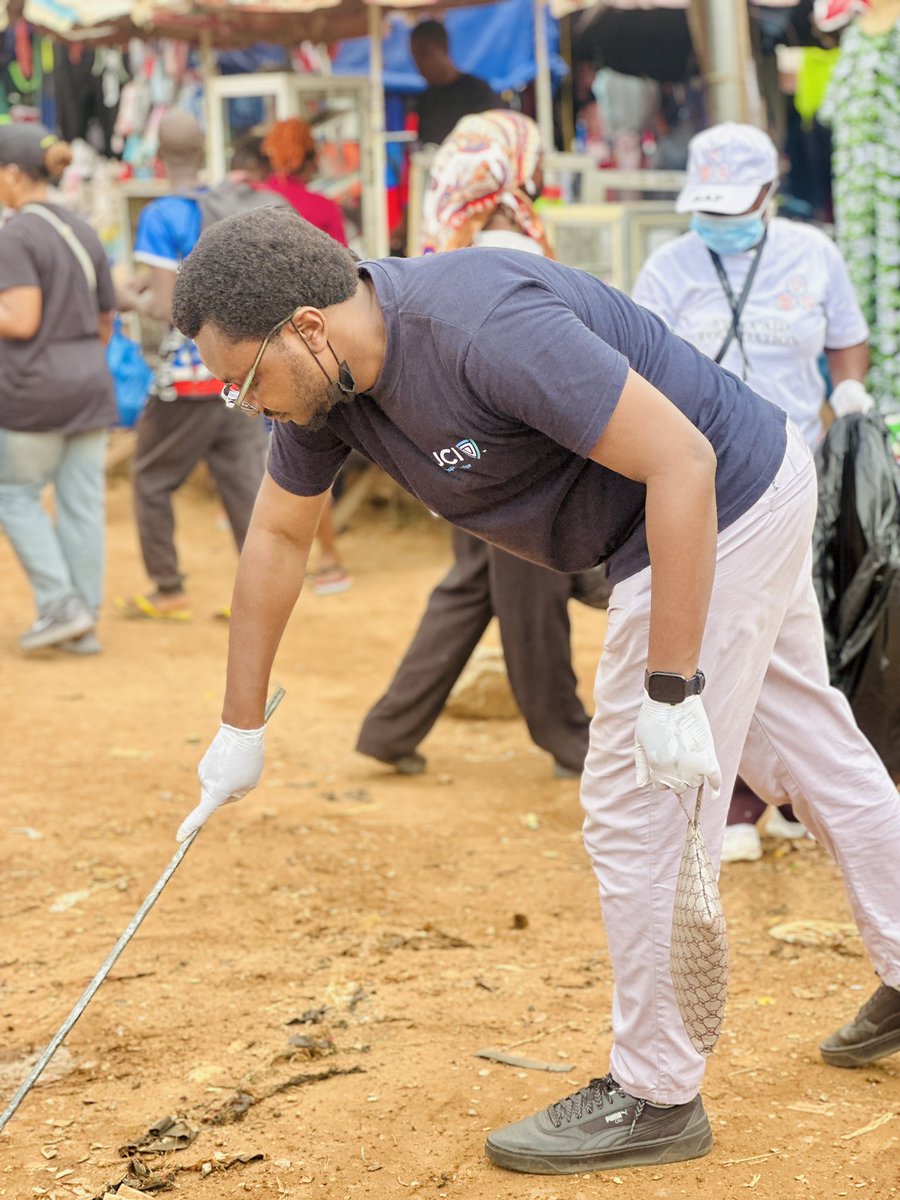 jci_nigeria's tweet photo. For JCI, Human Duties are more than ideals; they are actions that create visible change.

As part of the observance of International Human Duties Day, JCI Abuja Prestige took the message beyond words through “Prestige in Action: Walk. Clean. Grow.” https://t.co/0wPxBMzX38