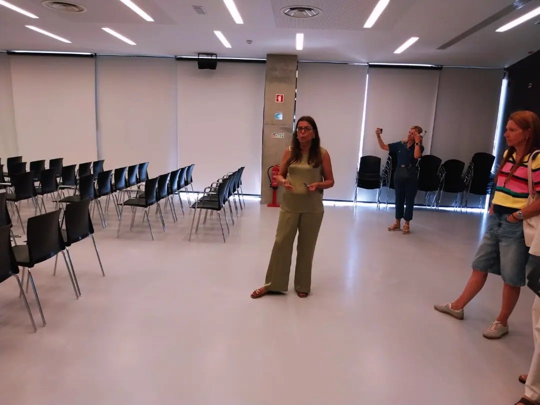 BiblioMunLeiria's tweet photo. 📚✨ Encerrámos a Visita Formativa do Grupo de Trabalho na Biblioteca Municipal de Vila Franca de Xira - Fábrica das Palavras.
#rbleiria #bmalv #bibliotecaleiria https://t.co/57We1w80rp