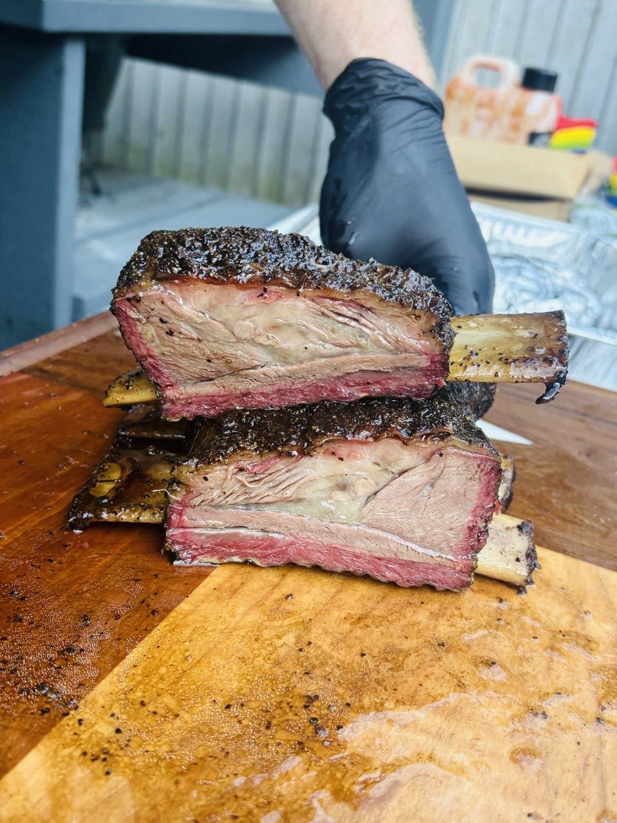 BubbleBullQ's tweet photo. Very happy with the dino ribs, for a change https://t.co/lSmt1m8Tv6