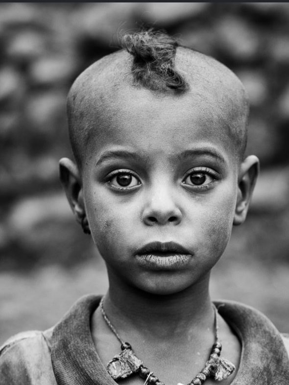 El_Kanawi9's tweet photo. This kid’s hairstyle seems to be common among cultures all across Africa. 

1/ Hausa.          2/Toubou(Gorane).  
3/Ethiopia.       4/Morocco https://t.co/rLFArvla7G