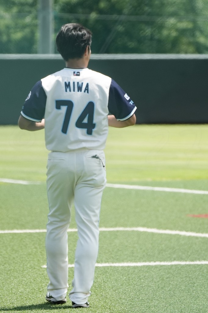 SNE_27's tweet photo. ちゃんみわコーチ

2026.7.11 ＠戸田
#swallows
#三輪正義 https://t.co/XIUF3cNftz