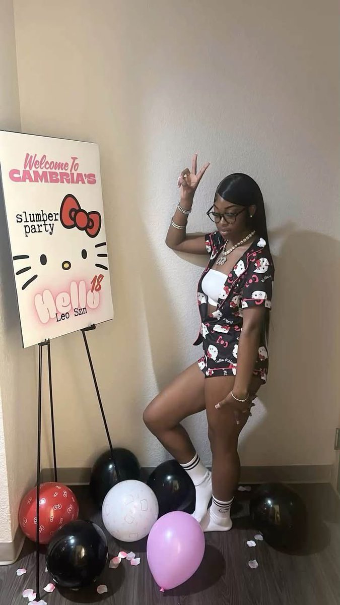 layxsnv's tweet photo. your sign to have a hello kitty night with the girls😻🎉 https://t.co/Ew2dXeslok