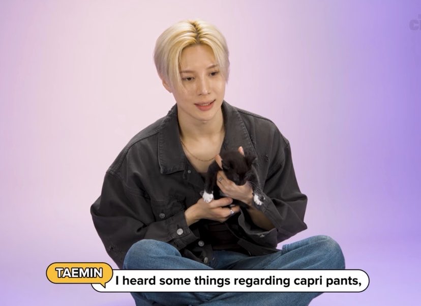 paigelyb's tweet photo. wearing cotton linen capris to the beach today and thinking about when Taemin heard some things regarding capri pants https://t.co/BH0tb3cj1Z