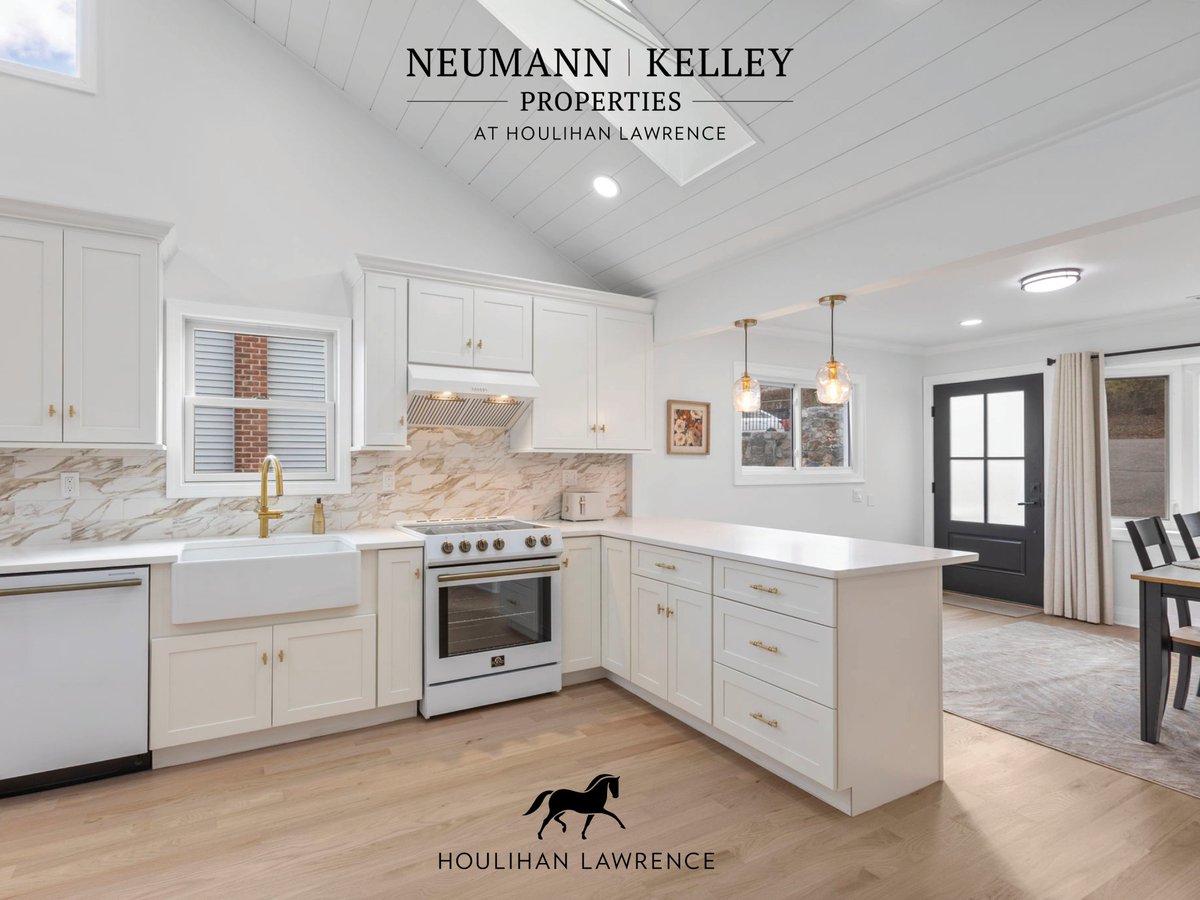nanner0517's tweet photo. 128 Ball Pond Road ✨ New Fairfield, CT |
Lake-life dreams on Ball Pond—sunny interiors, expansive deck, and year‑round water views. Private, peaceful, yet close to everything in New Fairfield &amp; NY border.  Tour + details:  https://t.co/wEwIwNQmPf

 #BallPond #LakeLife #HL https://t.co/xg812wqE4a