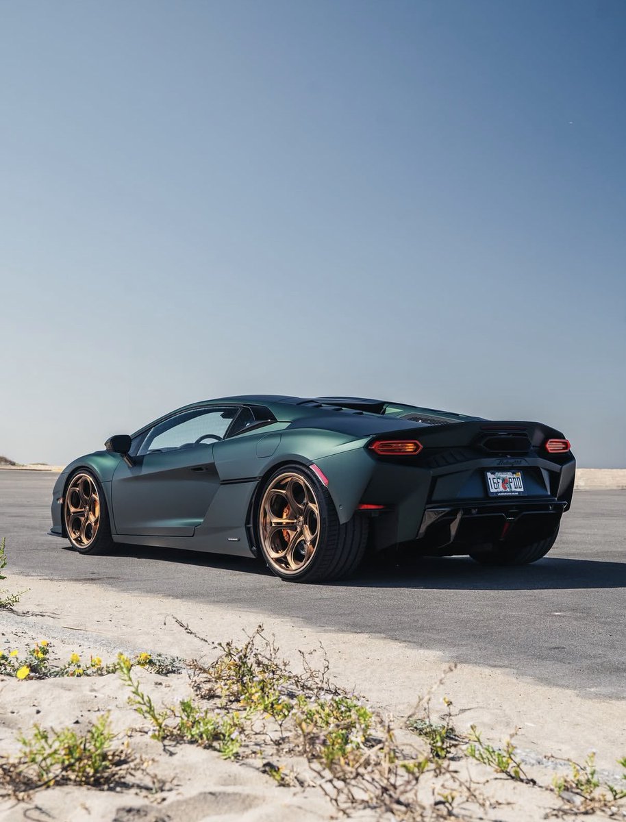 LuxuryCars365's tweet photo. Lamborghini Temerario 🌊 https://t.co/SfxiONfK9o