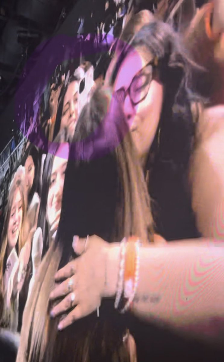 amandawanpov's tweet photo. whoever this is pls send me this video. #lockettourtoronto https://t.co/IKfqbZAXwk
