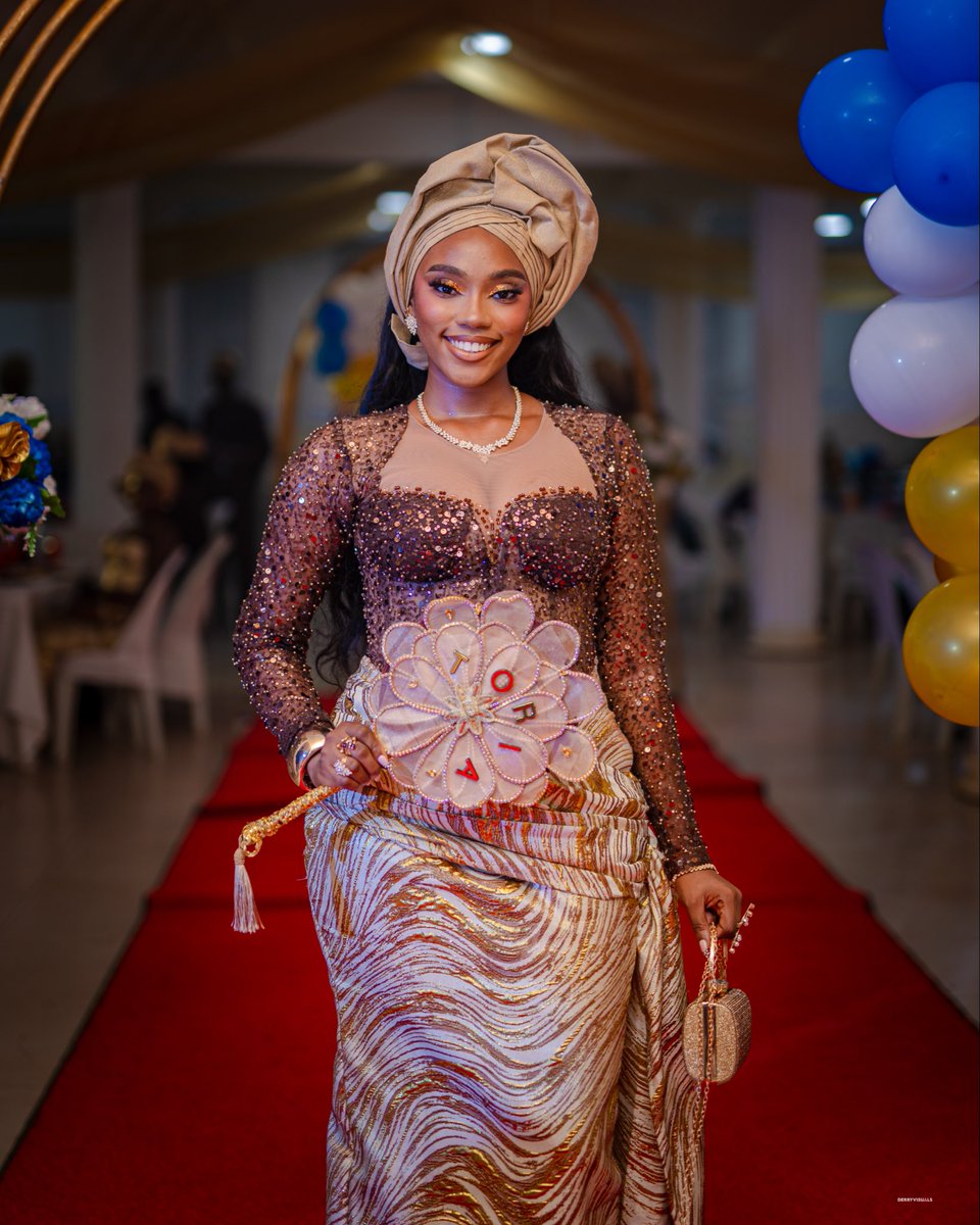 _t0riaaa_'s tweet photo. I recently had my final year Owanbe ceremony. It was so fun!!! I was also the chairperson, and I’m convinced I did a great job ❤️❤️ https://t.co/2DHnOzlUrG