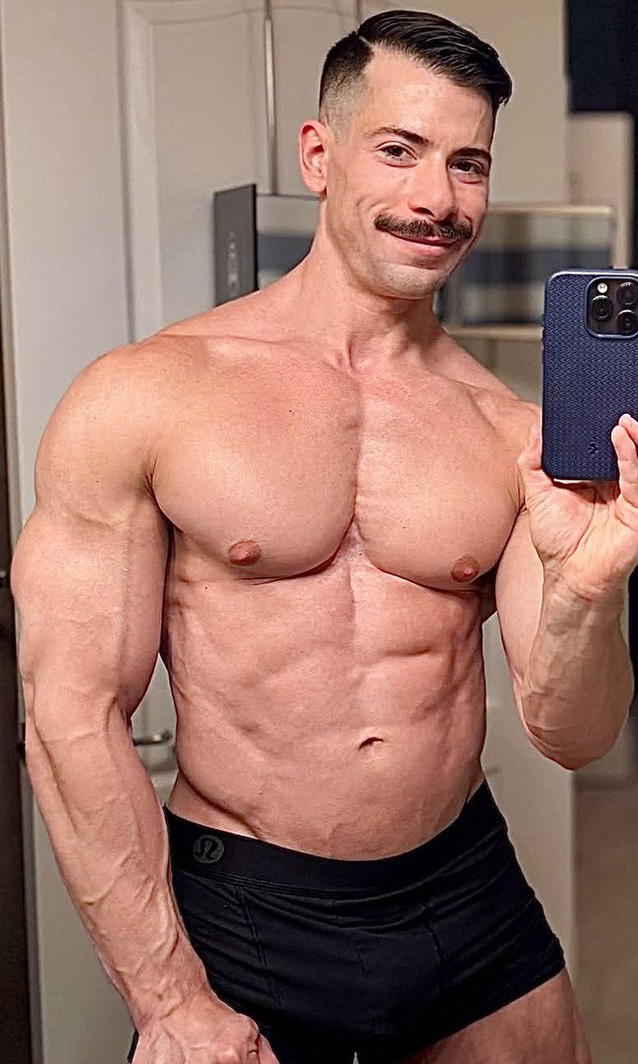 MuscleNips's tweet photo. Chew dem hot tasty pink nips.
#NeedyNipslut #Hungry4It
#nipworship #nipslut #pecworship #muscletits #nipplay #musclepecs #muscle #gay #musclegays #nipples #pecs #nips #tetas #musclegrowth #musclebuilding #musclesub #tits #muscletop #muscleslut https://t.co/7UGRBuwRZ1