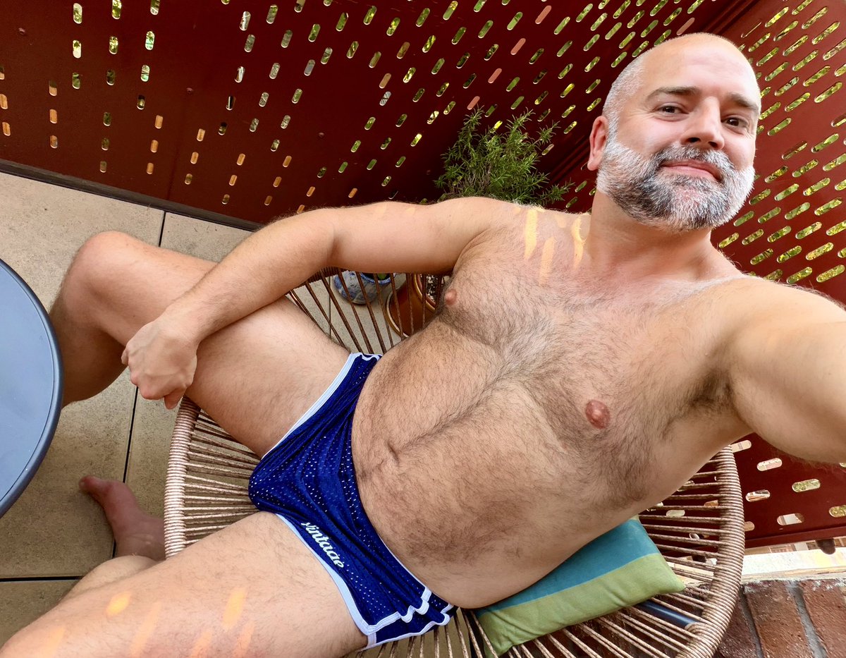 RobTLondon's tweet photo. And relax …
… ahh ☺️ https://t.co/r6yvcAucDt