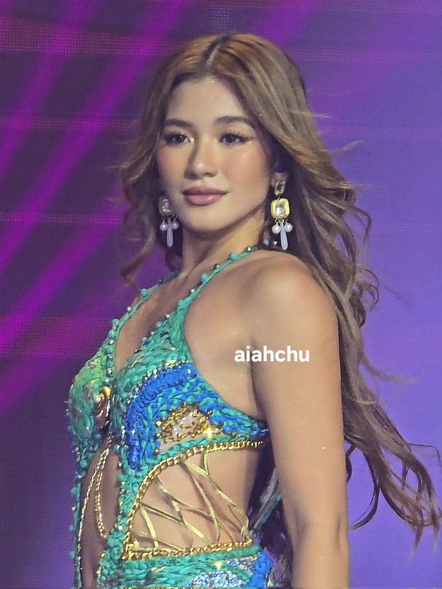 aiahchu's tweet photo. aura level so strong, yung nagfafancam nalang ang kakabahan

BINI SIGNALS SA SUGBO

#BINI_SIGNALS_CEBU 
#BINI_SIGNALS_WORLDTOUR_2026 #BINI https://t.co/h1JisjQwgd