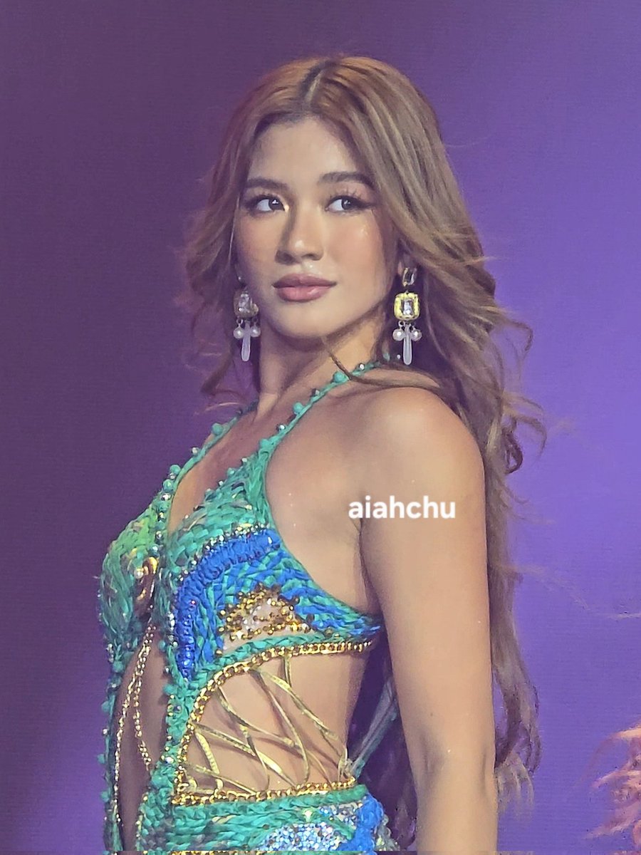 aiahchu's tweet photo. aura level so strong, yung nagfafancam nalang ang kakabahan

BINI SIGNALS SA SUGBO

#BINI_SIGNALS_CEBU 
#BINI_SIGNALS_WORLDTOUR_2026 #BINI https://t.co/h1JisjQwgd