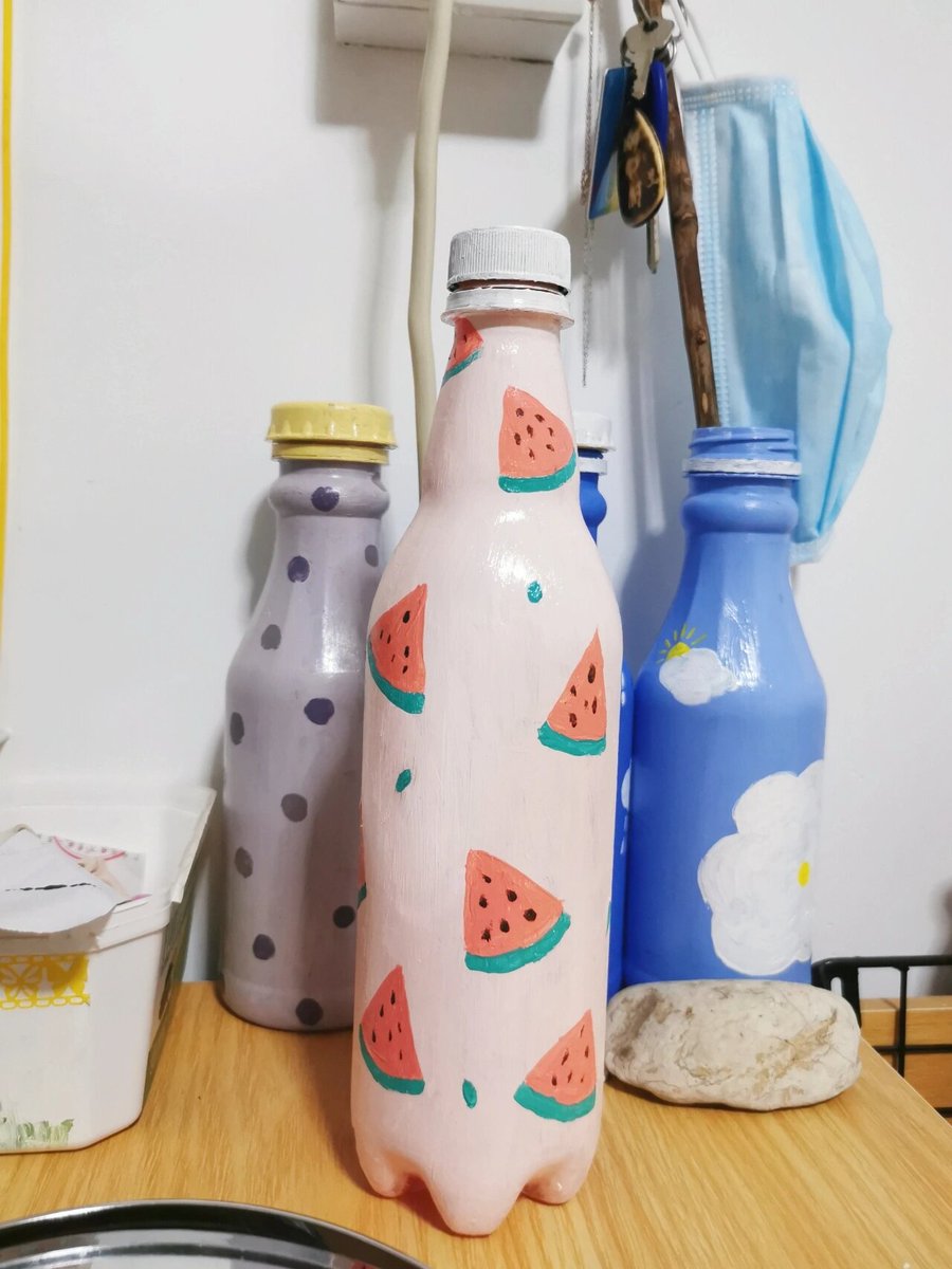 smukhetdinov's tweet photo. Just upcycled old glass jars into cute planters with acrylic paint u0026 jute twine! Super cheap weekend DIY that brings fresh vibes to my desk https://t.co/pwMj061ljk