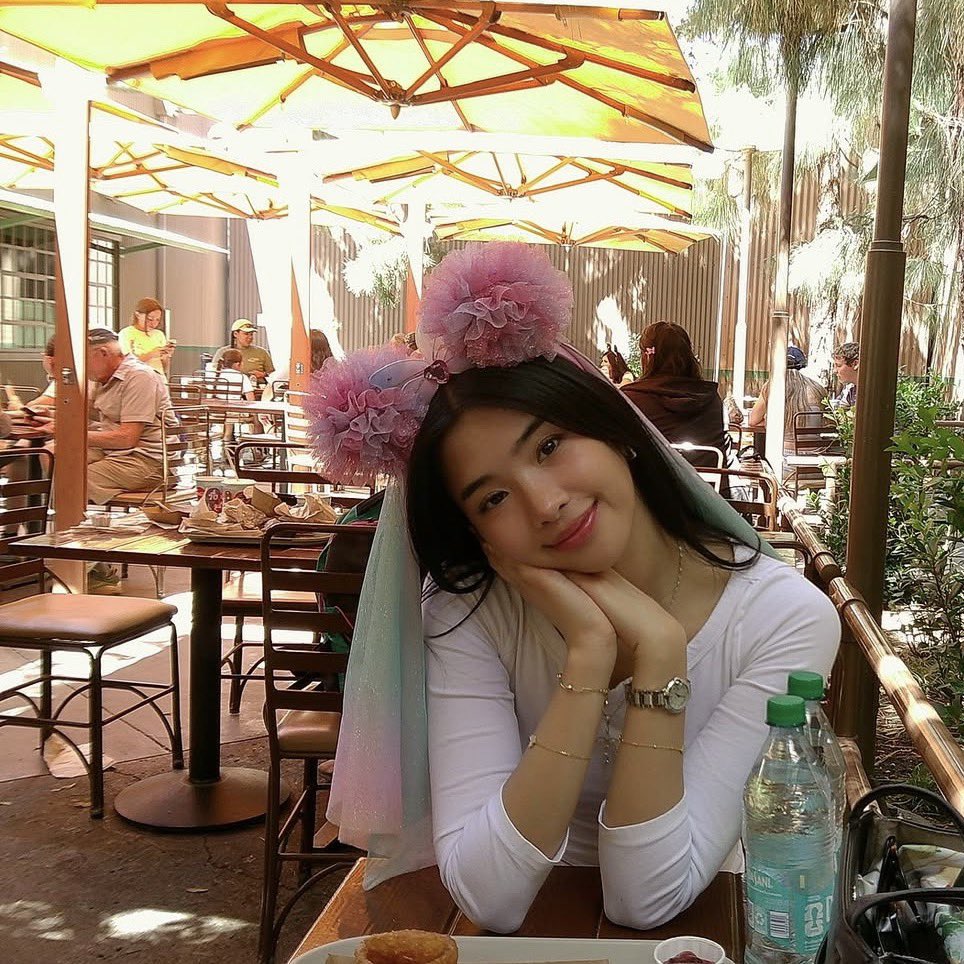 AngelicPinayy's tweet photo. princess status. 🤍 https://t.co/dkcZZx9X39