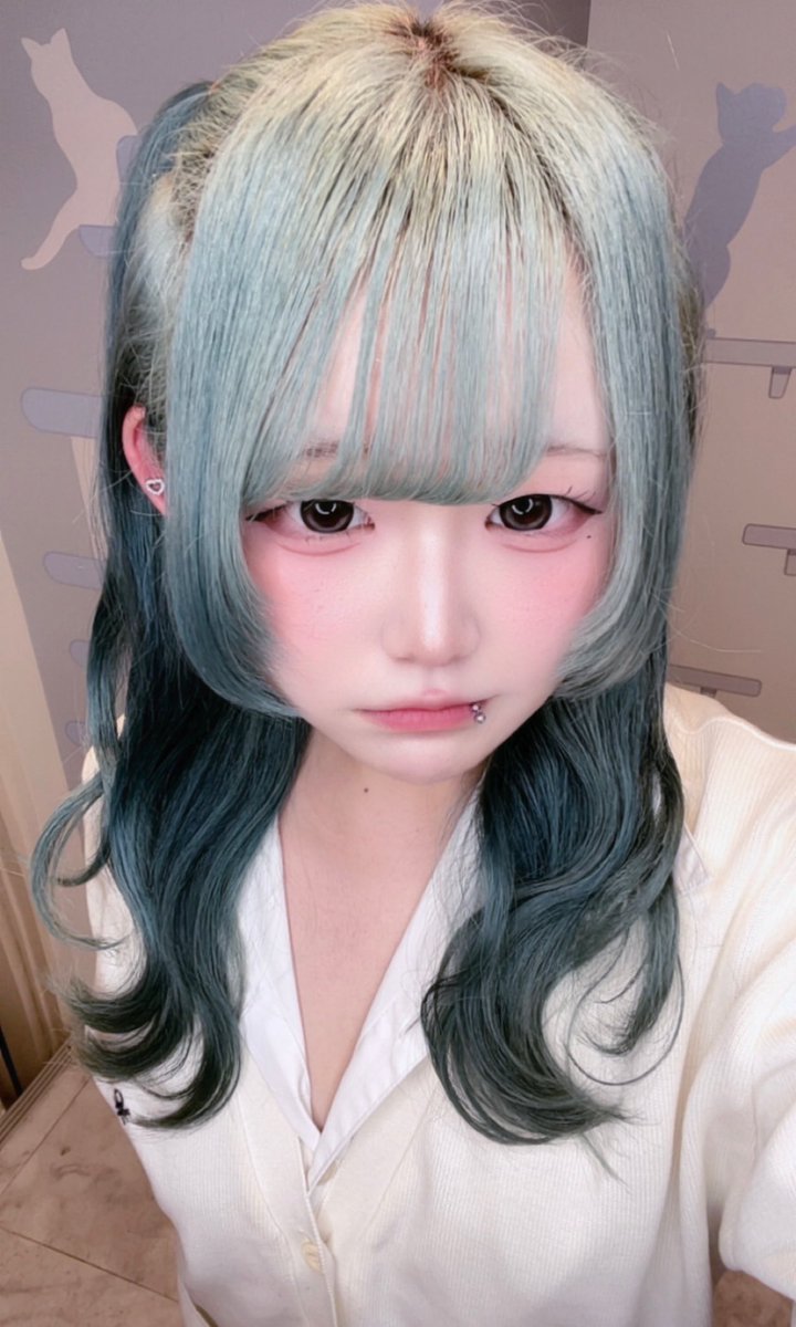 nano_catwalk's tweet photo. 年下なんてダメですか？ https://t.co/MFG2bNs7kY