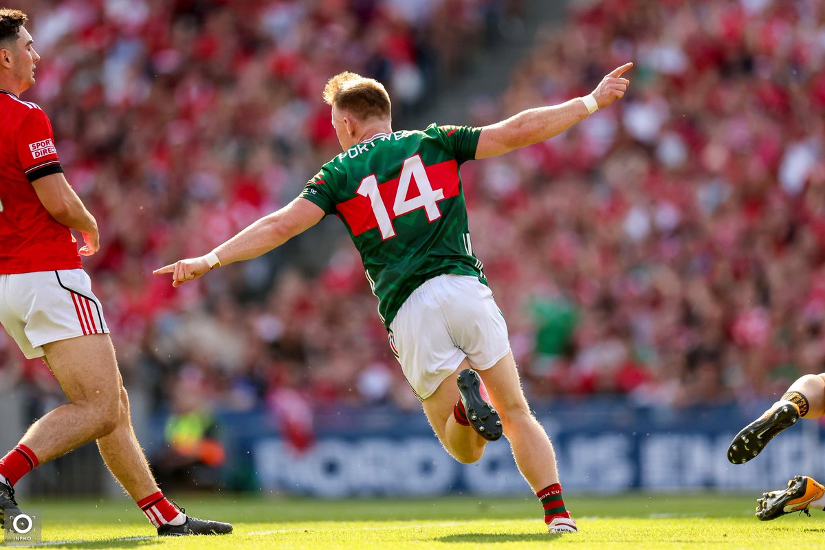 Inphosports's tweet photo. . @MayoGAA dominate in the All-Ireland Football Semi-Final against Louth to secure a spot in the final for the first time since 2021! 🔴🟢 https://t.co/maF2ktLf2v