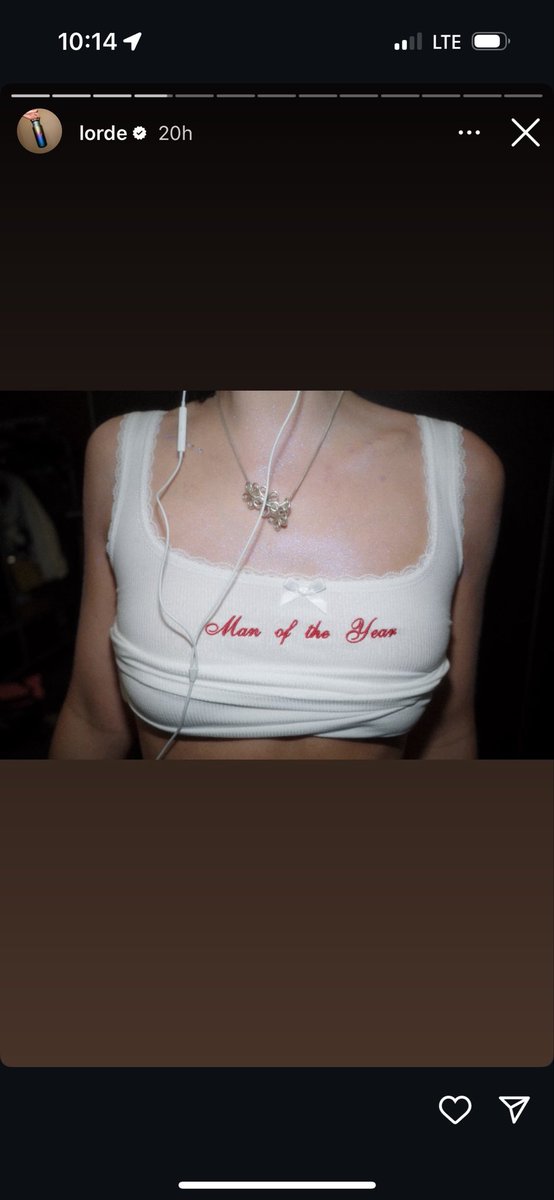 prozacted's tweet photo. First tweet in a while but Lena and Lorde are still sisters and I know it. https://t.co/DzBcoiSOKa