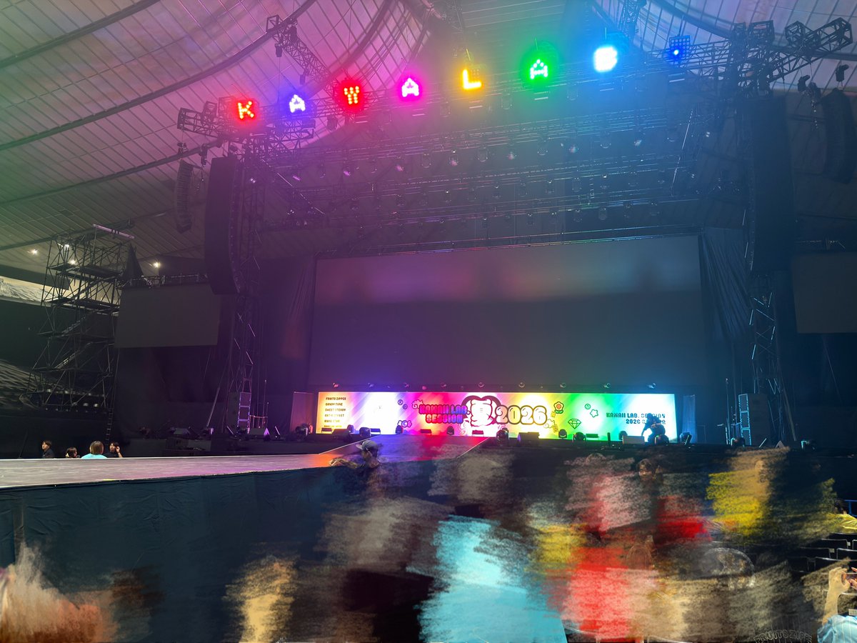 fz_junoel's tweet photo. ステージもセンステも近くて花道最前で楽しそうにぷりきゅきゅと無問題踊ってるのえちゃん見れて最高や〜
花道ある時の席いつも神席だ https://t.co/JPQzFQPZUQ