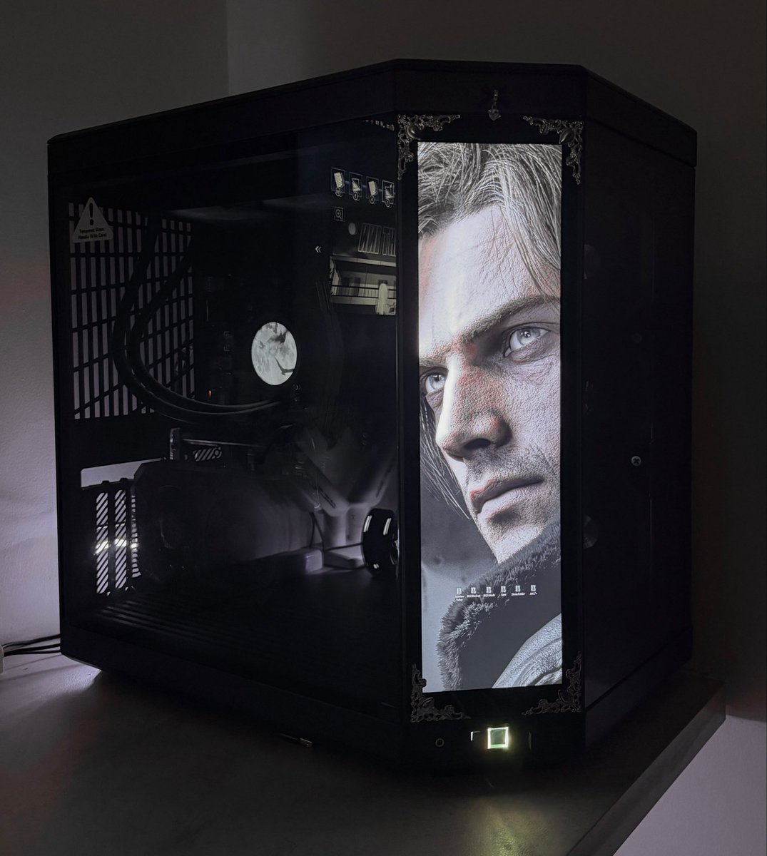 dyacopterus's tweet photo. ليش محد يتكلم عن جمال الـPC بدون LED🖤. https://t.co/Vd6X0FMyBH
