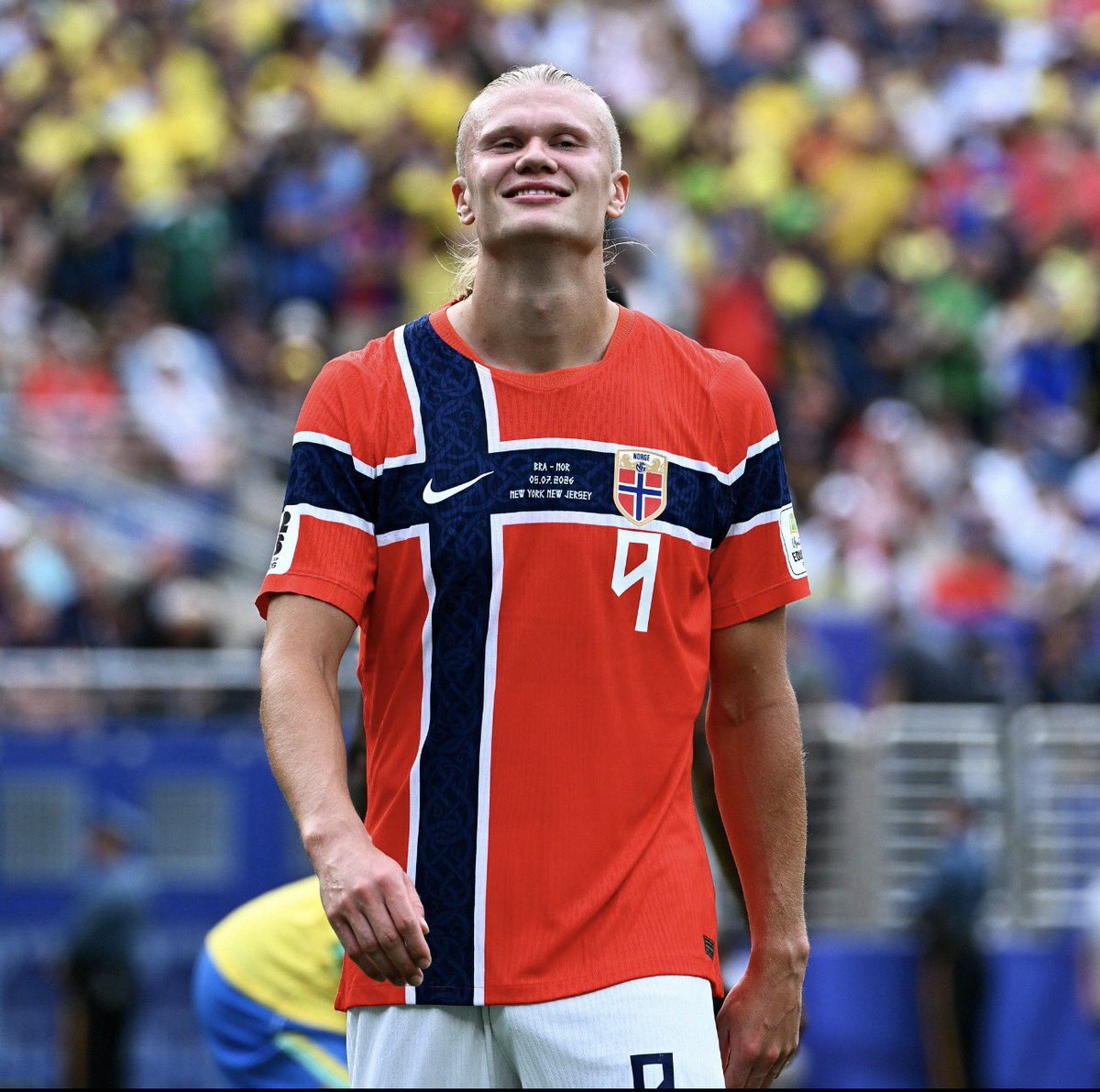 PawlowskiMario's tweet photo. Watching some MAGA accounts cheer for Norway and Haaland is absolute cinema.🎦 🇳🇴

They seem to see a 6’5” blond Viking and assume he’s some kind of ideological soulmate.

Meanwhile, Norway is one of the strongest examples of a successful social democracy in the world, and Haaland has publicly supported anti-racism campaigns throughout his career.

It’s another reminder that people often project their own politics onto athletes instead of paying attention to who they actually are. And it’s ridiculous, funny and shocking a bit, but not much at the same time.