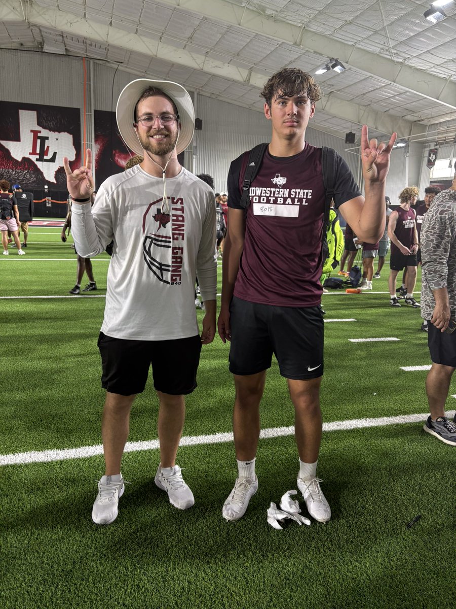 colton71572's tweet photo. Had a great time at @MSUTexasFB camp and meeting the coaching staff!!!
@_coachcccoleman @Coach_TPreston  @amsler_drew @CoachCPulliam @CoachGeorgeMHS @Coach_QuestHuff https://t.co/sNe6TnZO46