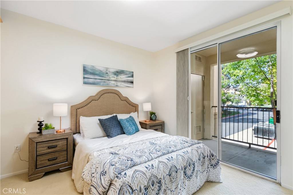 veneta_dev's tweet photo. Open House Sunday 1–4pm! 🏡

Tour this oversized 835 sq ft Carlton Arms condo at Watermarke with custom upgrades, serene balcony, and resort-style amenities.

Details: https://t.co/UgZuOFP8iA

Email Kurt at kurt@kurtrealestate.com to schedule your visit. https://t.co/a0qYr5YYl8