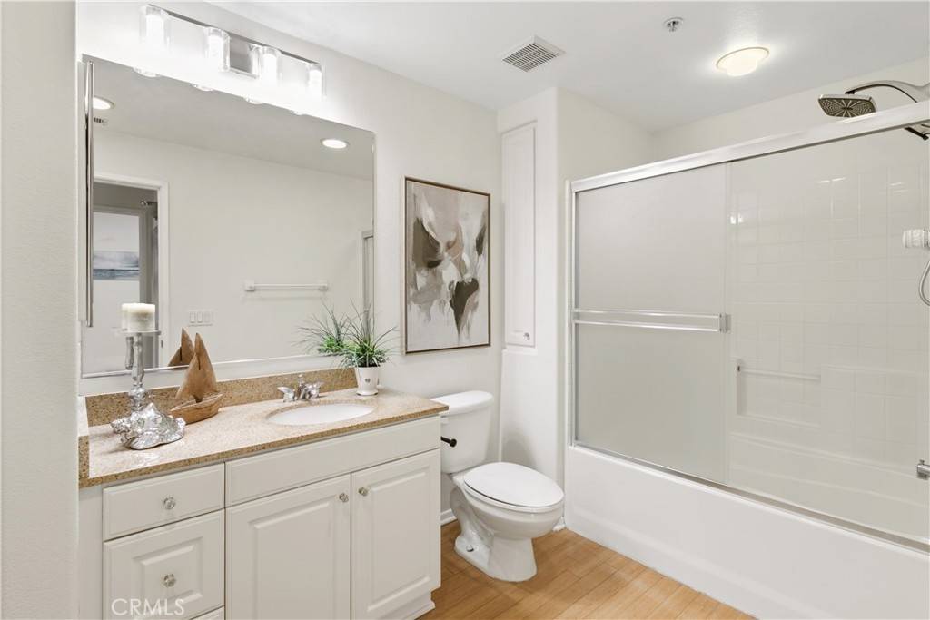 veneta_dev's tweet photo. Open House Sunday 1–4pm! 🏡

Tour this oversized 835 sq ft Carlton Arms condo at Watermarke with custom upgrades, serene balcony, and resort-style amenities.

Details: https://t.co/UgZuOFP8iA

Email Kurt at kurt@kurtrealestate.com to schedule your visit. https://t.co/a0qYr5YYl8