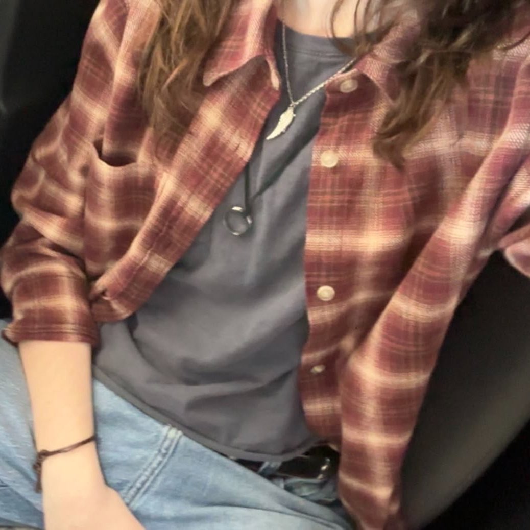 chrispuppyfield's tweet photo. claire redfield — ❤️ 

oh she LOVES her plaid. she’s such a flannel wearer. for sure. i feel like her style is pretty androgynous. https://t.co/FeqG738Cyh
