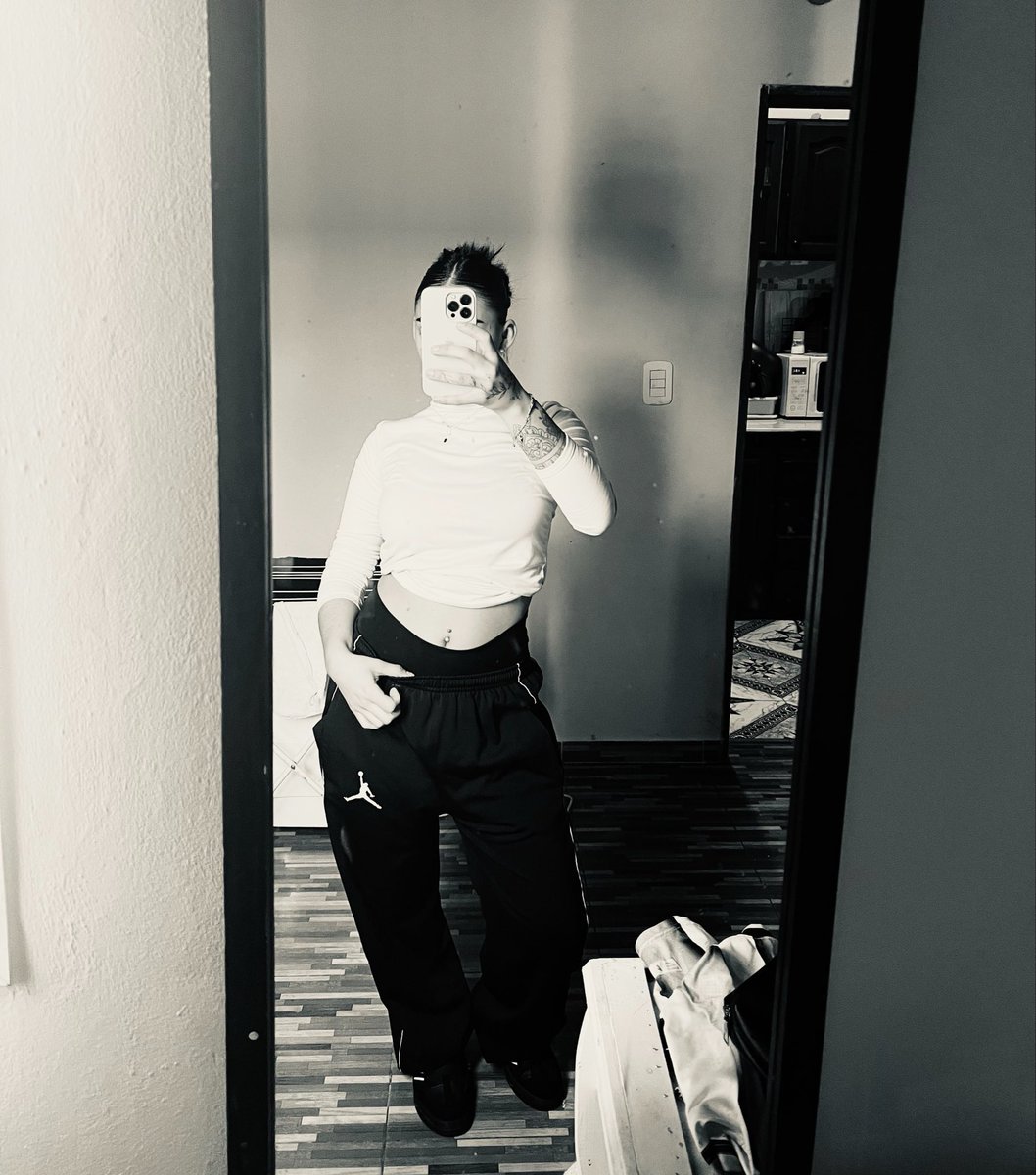 Valenndearmass's tweet photo. 🤘🏼🖤 https://t.co/zB0wJbkmH8