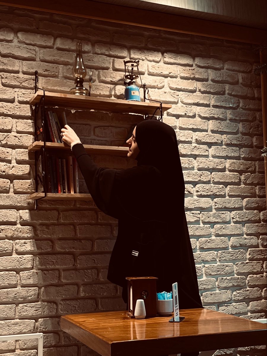 auramsim's tweet photo. İnsan bazen en çok sustuğu yerde kendini duyar. https://t.co/b4LgPe6f1I